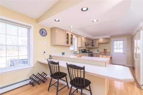 Kitchen - 14 Stuart St, Westerly, RI 02891 photo 4 of 5