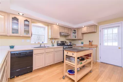 Kitchen - 14 Stuart St, Westerly, RI 02891 photo 2 of 5