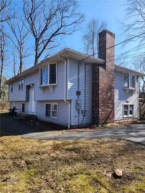 21 Park Dr, Attleboro, MA 02703