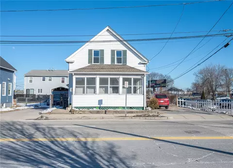 94 Garfield Ave, Cranston, RI 02920
