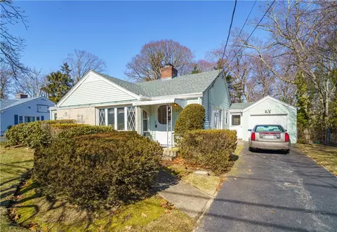 24 Frontier Rd, Warwick, RI 02889