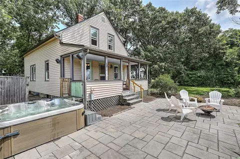 Exterior - 225 Custer St, Warwick, RI 02889 photo 2 of 3