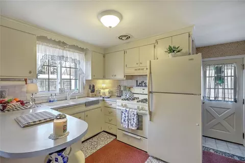 Kitchen - 125 Adrian St, Warwick, RI 02886 photo 2 of 2
