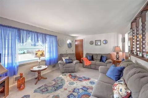 Living - 125 Adrian St, Warwick, RI 02886 photo 3 of 7