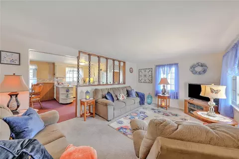 Living - 125 Adrian St, Warwick, RI 02886 photo 2 of 7