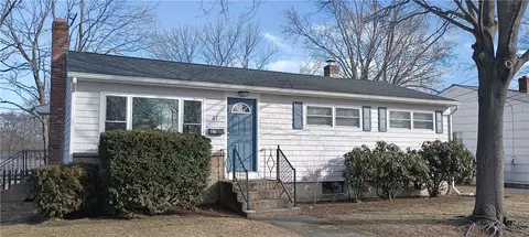 67 Wellington Ave, Warwick, RI 02886