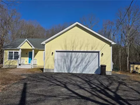 76 East Ave, Westerly, RI 02891