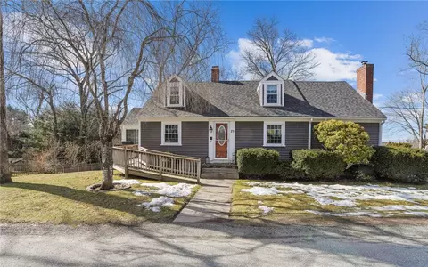 21 Maple Ave, North Smithfield, RI 02896