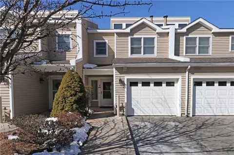 117 Rolling Hill Rd #117, Portsmouth, RI 02871