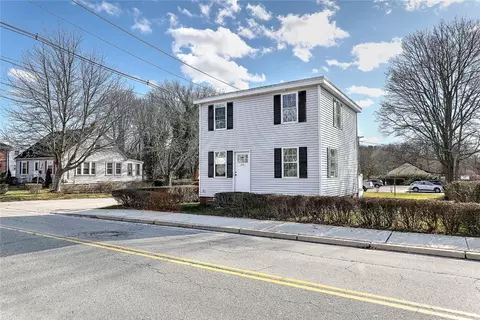 216 Maple Ave, Barrington, RI 02806