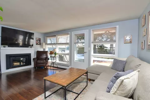Living - 20 Gloucester St, Warwick, RI 02886 photo 3 of 7