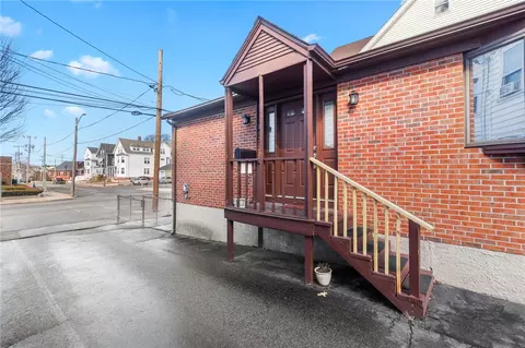 381 Broadway Way, Pawtucket, RI 02860