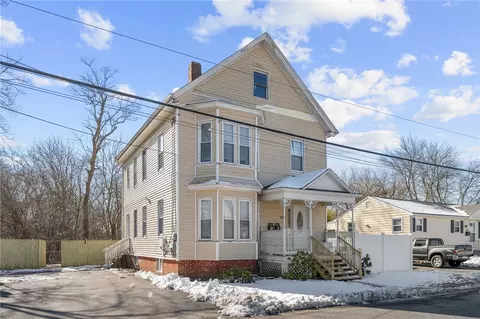 152 3rd Ave, Cranston, RI 02910