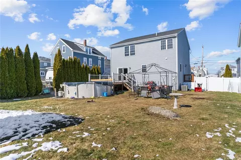 89 Grinnell St, Fall River, MA 02721 photo 4