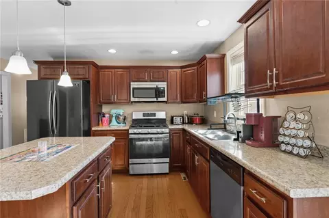 89 Grinnell St, Fall River, MA 02721 photo 6