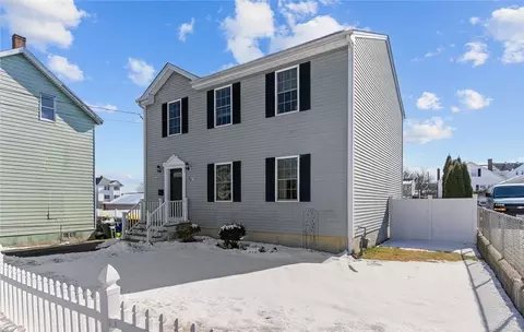 89 Grinnell St, Fall River, MA 02721 photo 3