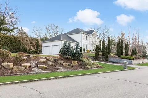 15 Morgan Ct, Lincoln, RI 02865