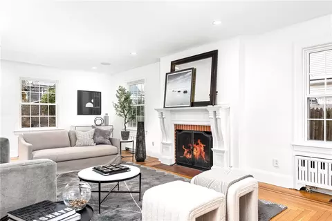 Living - 281 Rochambeau Ave, Providence, RI 02906 photo 4 of 4
