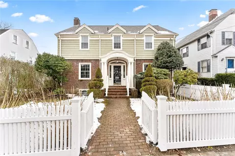 Exterior - 281 Rochambeau Ave, Providence, RI 02906 photo 2 of 5
