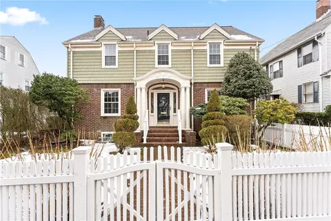 281 Rochambeau Ave, Providence, RI 02906
