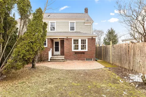 Exterior - 281 Rochambeau Ave, Providence, RI 02906 photo 5 of 5