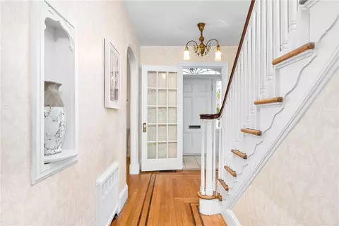 Entry Way - 281 Rochambeau Ave, Providence, RI 02906 photo 1 of 4