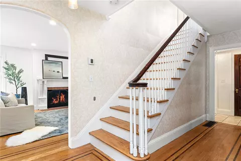 Entry Way - 281 Rochambeau Ave, Providence, RI 02906 photo 2 of 4