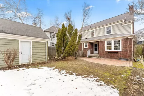 Exterior - 281 Rochambeau Ave, Providence, RI 02906 photo 3 of 5