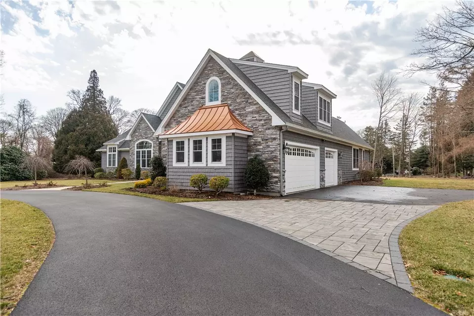 1007 Warwick Neck Ave, Warwick, RI 02889 44 Photos Movoto