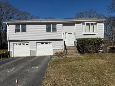 6 Barbara Ct, Johnston, RI 02919