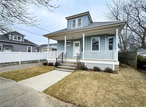 45 Parkway Ave, Providence, RI 02908