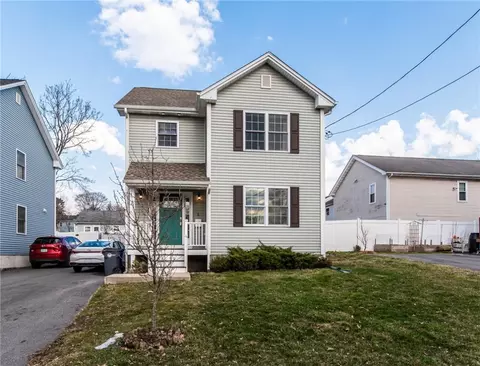 2 Mccann Pl, Providence, RI 02906