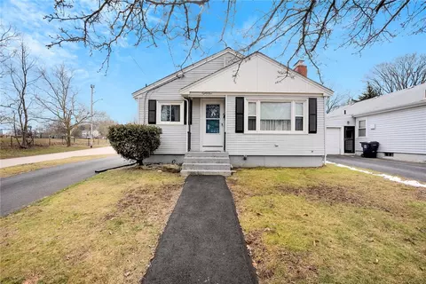 81 Gardiner Ave, East Providence, RI 02914