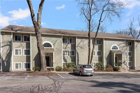 400 New River Rd #411, Manville, RI 02838