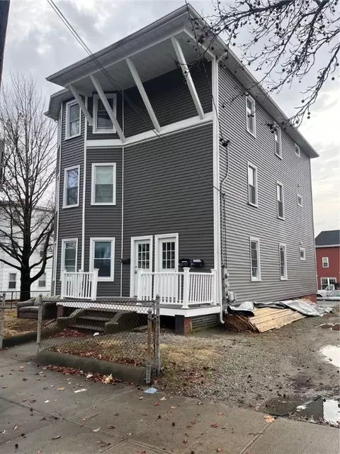 24 Mount Pleasant Ave, Providence, RI 02908