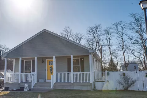11 St Theresa Ave, Bristol, RI 02809