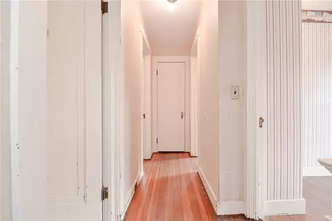 Entry Way - 4 Spruce St, Westerly, RI 02891 photo 1 of 2