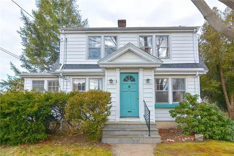 4 Spruce St, Westerly, RI 02891