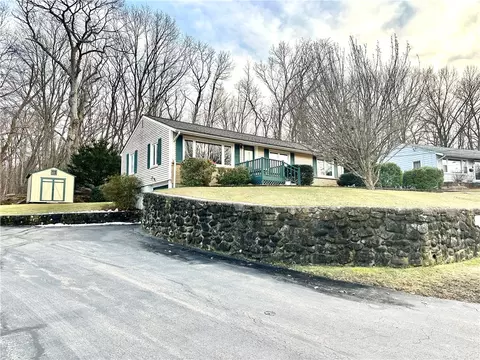 30 Oak Hill Ave, North Smithfield, RI 02896