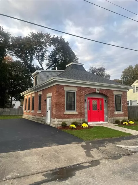 53 Hope St, Lincoln, RI 02865