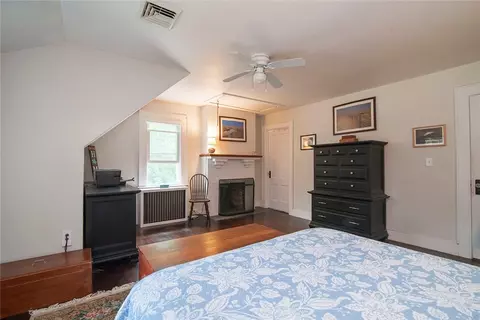 Bedroom - 26 Wagner Rd, Westerly, RI 02891 photo 2 of 4