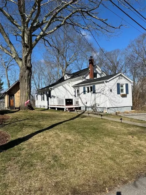 3 Bergin St, East Providence, RI 02915