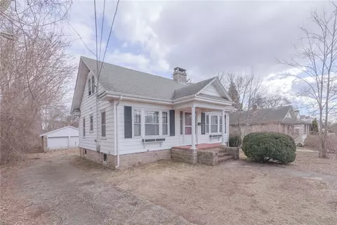 14 Franklin St, Westerly, RI 02891 photo 3