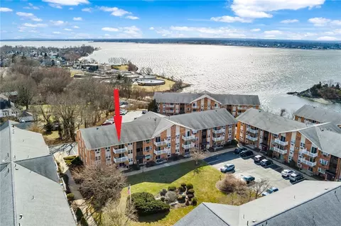 41 Bullocks Point Ave #1C, Riverside, RI 02915