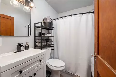 Bath - 141 Read Ave, Coventry, RI 02816 photo 1 of 2