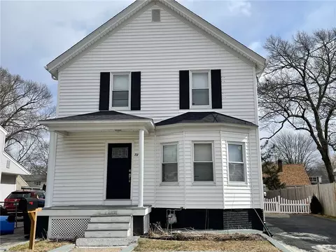 73 Ash St, Lincoln, RI 02865