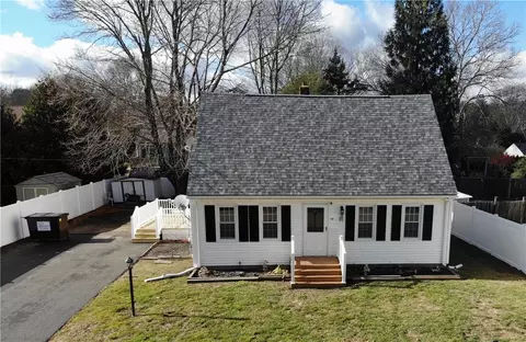 19 Pontiac Rd, Narragansett, RI 02882