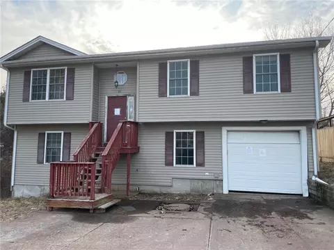 26 Ophelia St, Providence, RI 02909