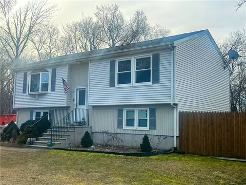 165 Circuit Dr, East Providence, RI 02915
