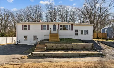 120 Mockingbird Dr, Cranston, RI 02920